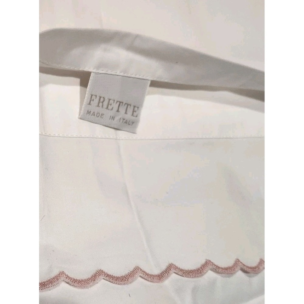 FRETTE Decorative Sham White w/ Pink Embroidered Scalloped Hem 34 X 26 (28 X 20)